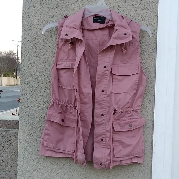 Love Tree Vest - Picture 8 of 9